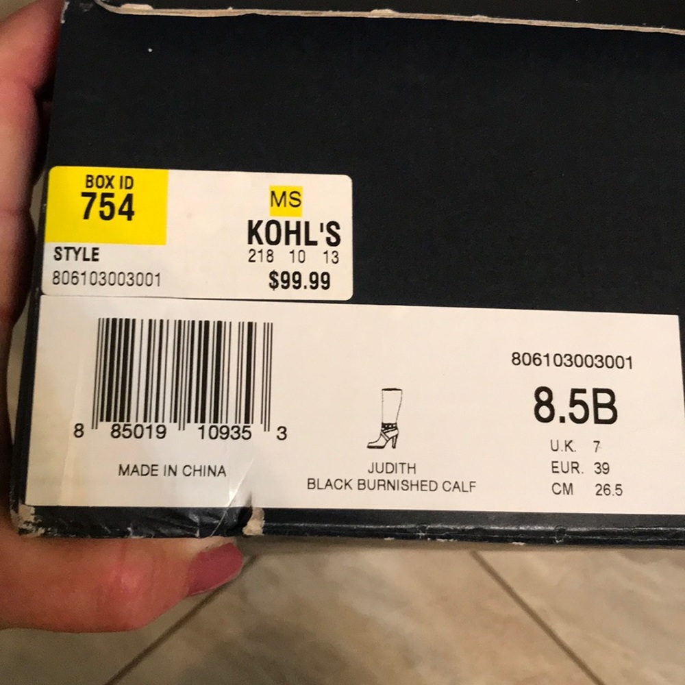 Boots - Picture 2 of 6